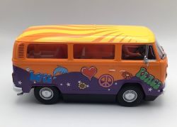 Carrera Digital 132, VW Bus T2b 'Peace and Love', 31095