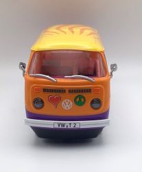 Carrera Digital 132, VW Bus T2b 'Peace and Love', 31095