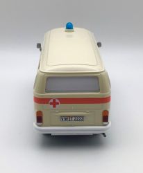 Carrera Digital 132, VW Bus T2b 'Ambulance', 32033